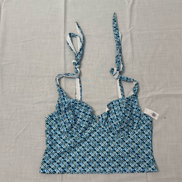 Old Navy Tie Shoulder Underwire Tankini Swim Top Size XXL NWT in Batik Blue - Picture 2 of 5